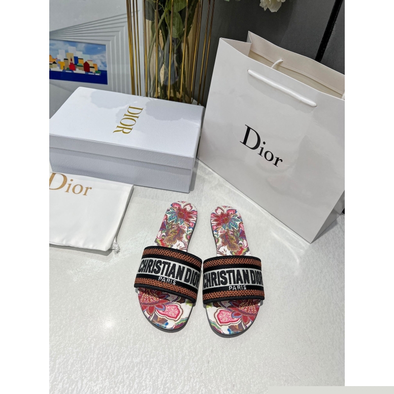 ch**an D*or slippers